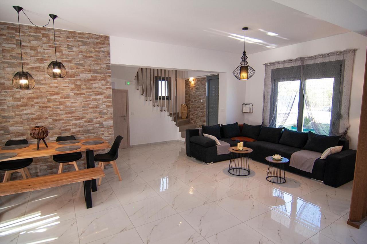 Livis Luxury Villa 吉奥塔略 外观 照片